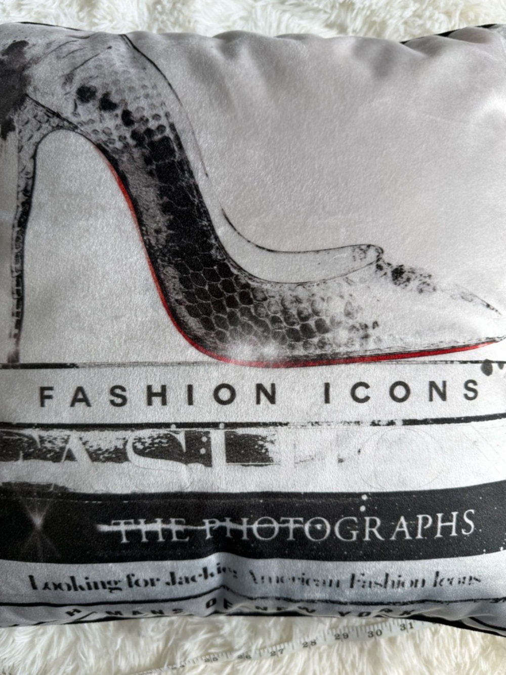 Oliver Gal Black White and Red Fashion Icons Accent Pillowcase Glam Louboutin - Picture 3 of 9